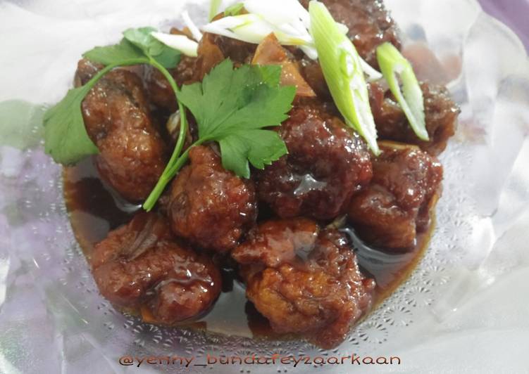 Cara Membuat Semur Bola-Bola Daging yang Menggugah Selera
