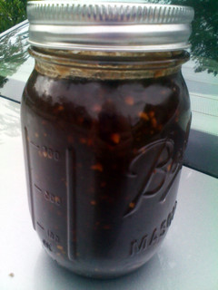 A picture of Sweet red chili sauce.