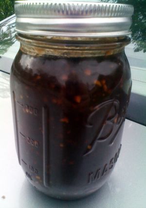 A picture of Sweet red chili sauce.