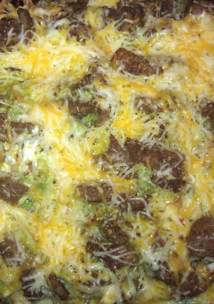 A picture of carne asada fries.