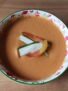 Una foto de Salmorejo sin gluten(sin pan)