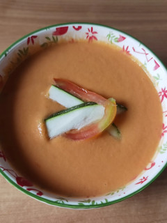 Una foto de Salmorejo sin gluten(sin pan)