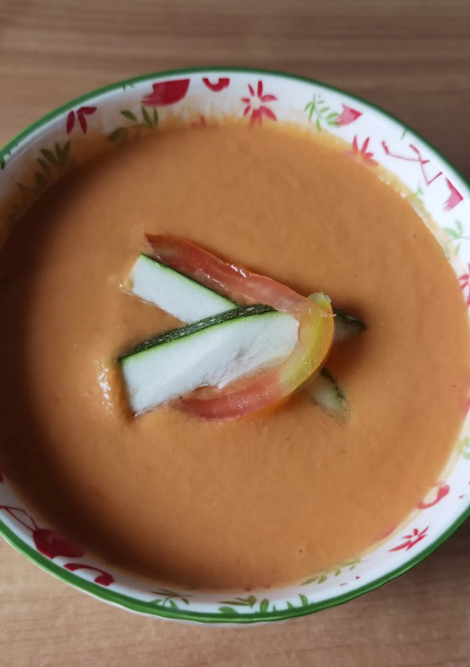 Una foto de Salmorejo sin gluten(sin pan)