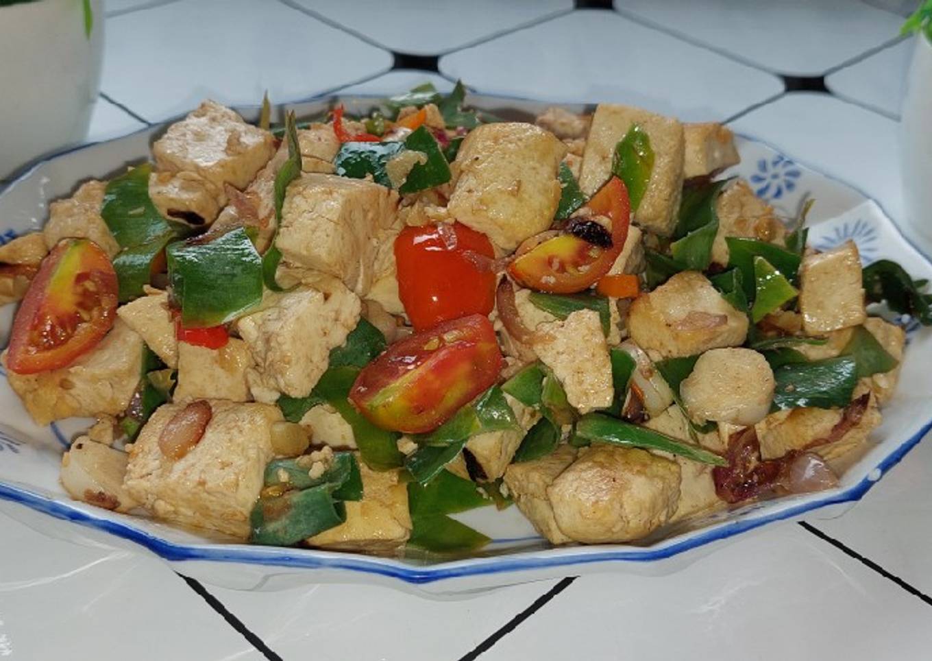 Tahu oseng daun Kencur