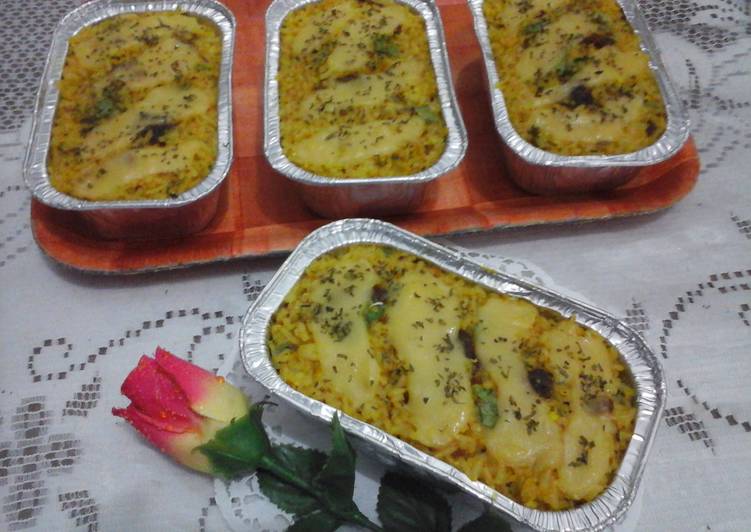 Nasi kuning keju panggang