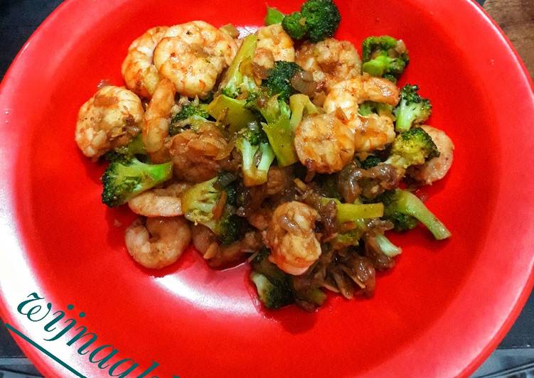 Cara Gampang Menyiapkan Udang brokoli bawang putih yang Bikin Ngiler