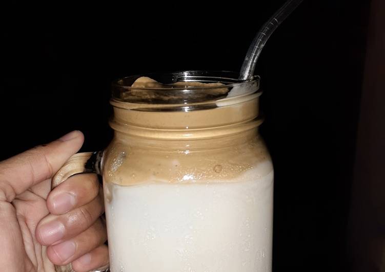 Langkah Mudah untuk Menyiapkan Dalgona Coffee yang Bikin Ngiler