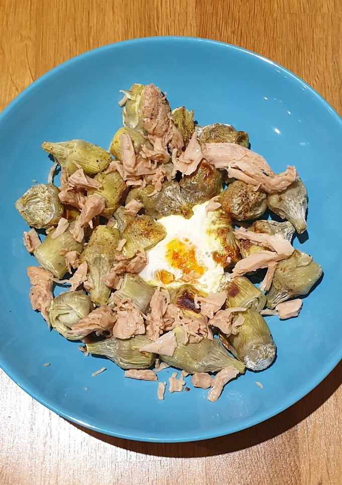 Una foto de Alcachofas con huevo y jamón