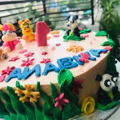 Jungle theme cake A picture of Jungle theme cake.