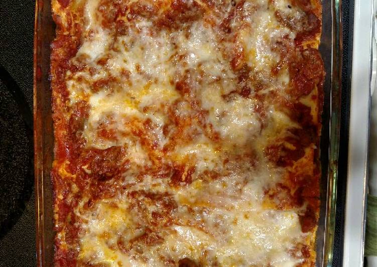 Lasagna and sauce