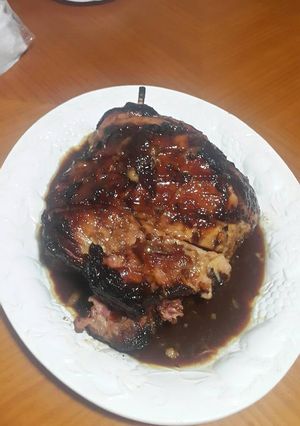 Una foto de Pierna Caramelizada en reducción de vino tinto...