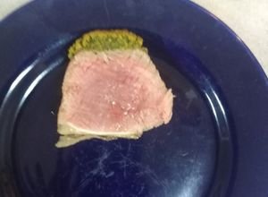 Una foto de Lomo en costra de cilantro