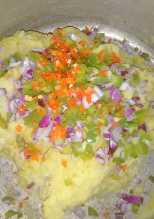 A picture of Aloo paratha.