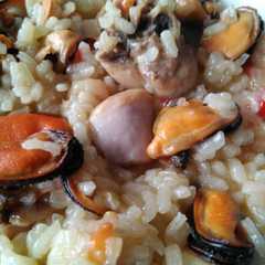 Foto principal de Paella de marisco y pollo