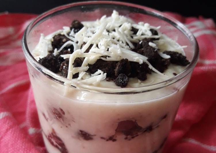 Cara Gampang Membuat Melted Oreo Cheesecake with cereal, Bisa Manjain Lidah