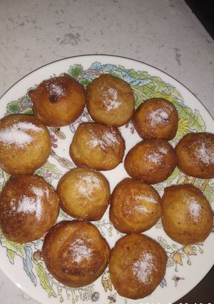 A picture of Banana fritters.