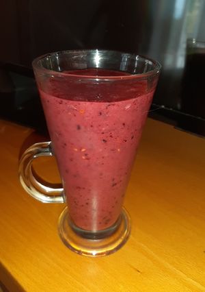 A picture of Frozen Mixed Forest Fruit Smoothie.