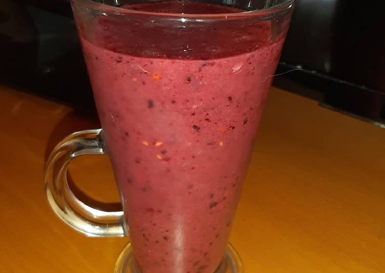 Easiest Way to Prepare Super Quick Homemade Frozen Mixed Forest Fruit Smoothie