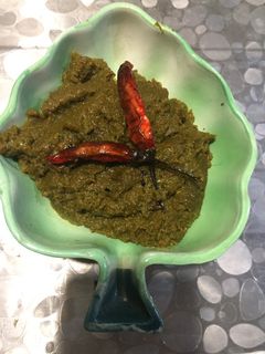 थूमरा लहसुन प्याज़ चटनी (Thumra lahsun ki chutney recipe in Hindi) रेसिपी मुख्य फोटो
