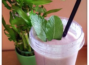 Hình của món Sinh tố sữa chua dâu tây 🍓.