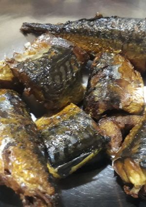 A picture of Fried mackerel fish.