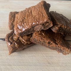 A picture of Mini Egg Blondies.