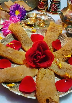 নলেন গুড়ের পাটিসাপ্টা পিঠা(patishapta pitha recipe in Bengali) রেসিপির প্রধান ছবি