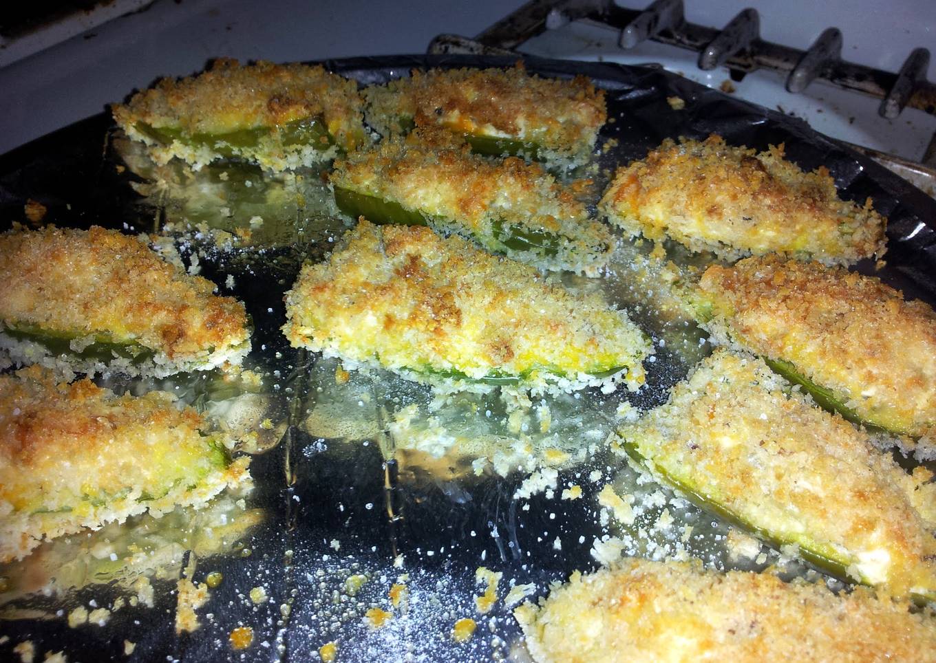 Stuffed jalapeno poppers