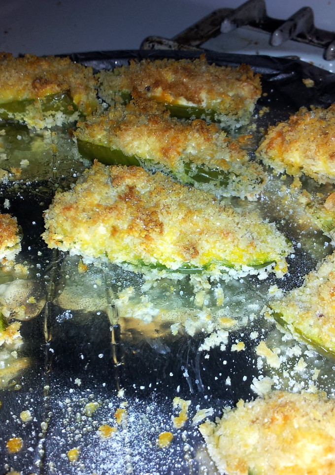 A picture of Stuffed jalapeno poppers.