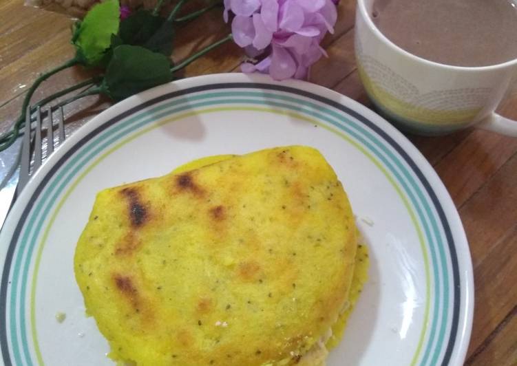 Simple Way to Make Homemade Arepa de cúrcuma y chía!