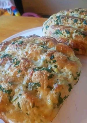 Una foto de Pan de ajo y perejil