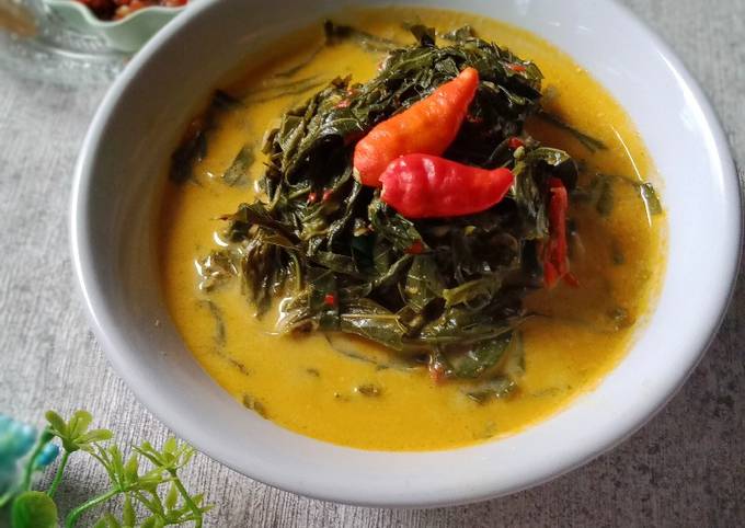 Langkah Mudah untuk Membuat Gulai daun singkong, Bisa Manjain Lidah