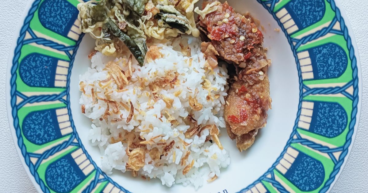 485. Kepala Ayam Goreng Bawang Putih Penyet Sambal Kurma