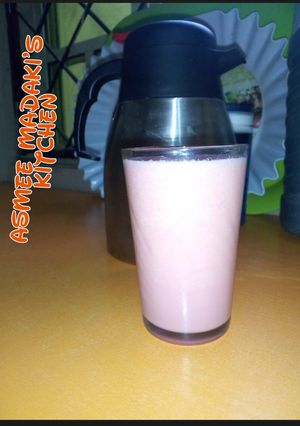 A picture of Water melon smoothie.