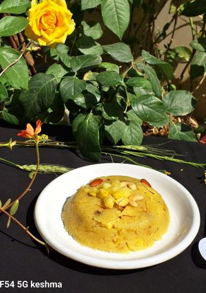 A picture of Pineapple Halwa/Pineapple kesari.