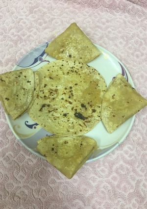 ફુલકા રોટી (Fulka Roti Recipe In Gujarati) રેસીપી મુખ્ય ફોટો