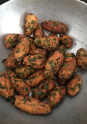 મુઠીયા (Muthia Recipe In Gujarati) રેસીપી મુખ્ય ફોટો