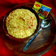 A picture of Maggie masala daliya khichdi.