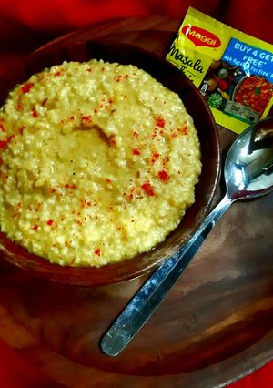 A picture of Maggie masala daliya khichdi.
