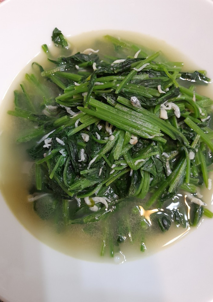 吻仔魚菠菜 的食譜成品照片