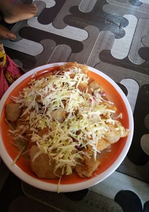 A picture of Yam and egg with cabbage.