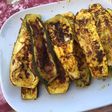 Courgettes vertes et blanches marinées tomates moutarde romarin grillées (recette plancha)