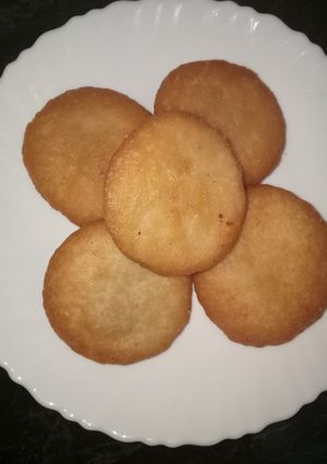 A picture of Khasta tikya.