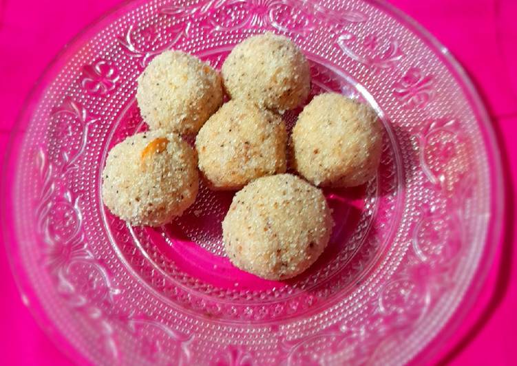 Recipe of Quick Rava laddu