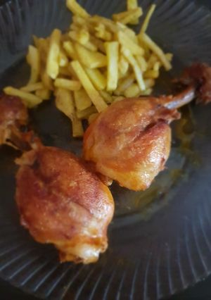 عکسی از دستور مرغ زعفرونی و سیب زمینی