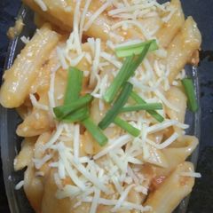 A picture of Tomato cheese pasta.