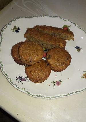 Una foto de Magdalenas integrales con guineo y almendras
