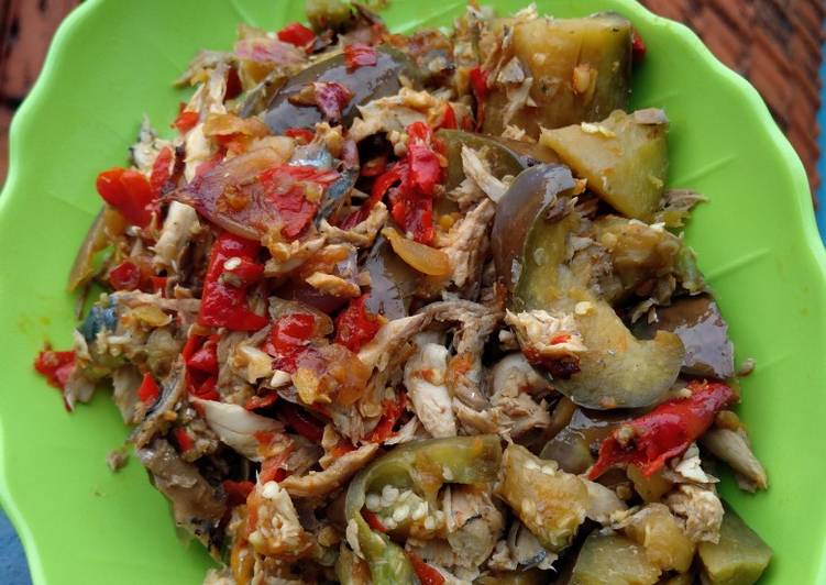 Bagaimana Menyiapkan Sambel terong, Lezat