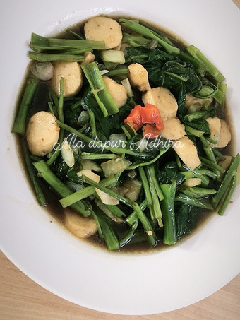 Cara Gampang Membuat Tumis Kangkung Saos Teriyaki ala adhira yang Lezat