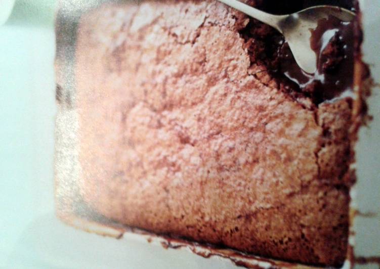 Chocolate self-saucing pudding